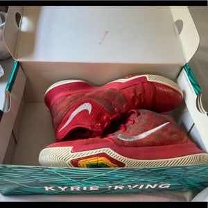Kyrie 3 basketball shoes size 5.5 boys